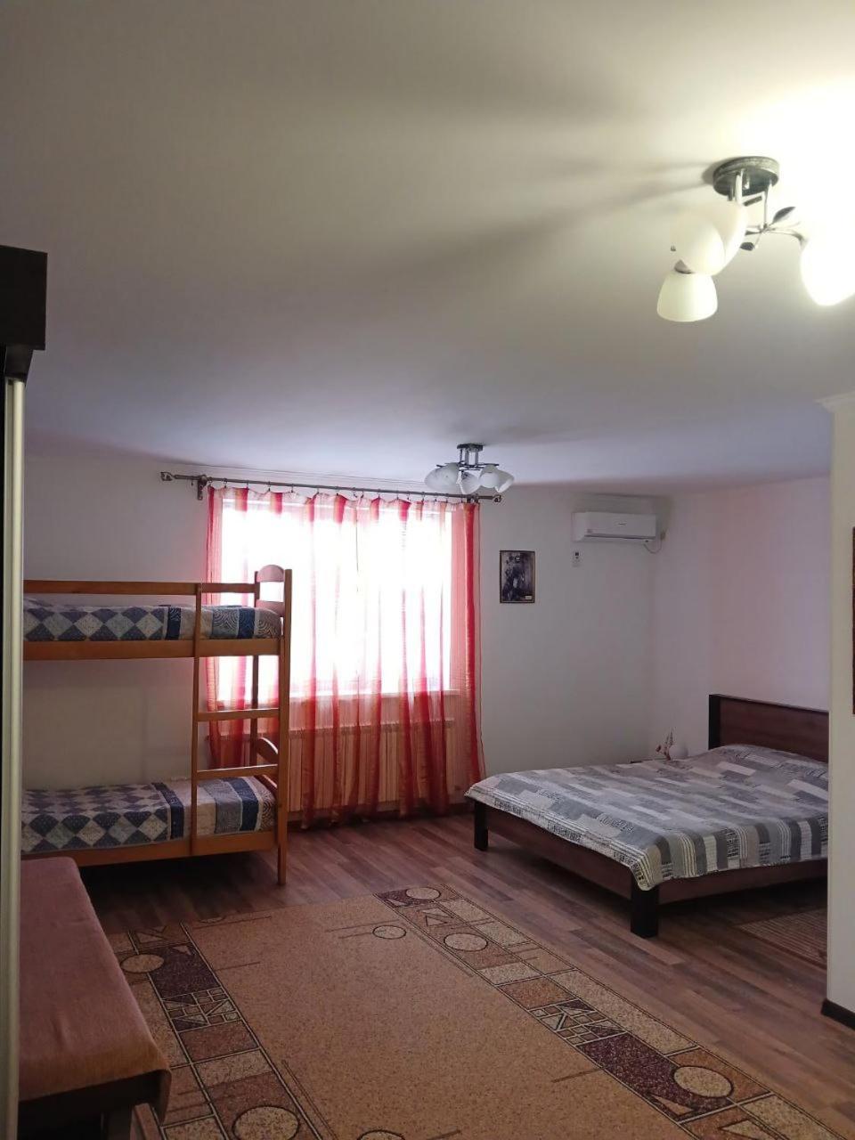 Parusa Maklaia Baturyn Extérieur photo