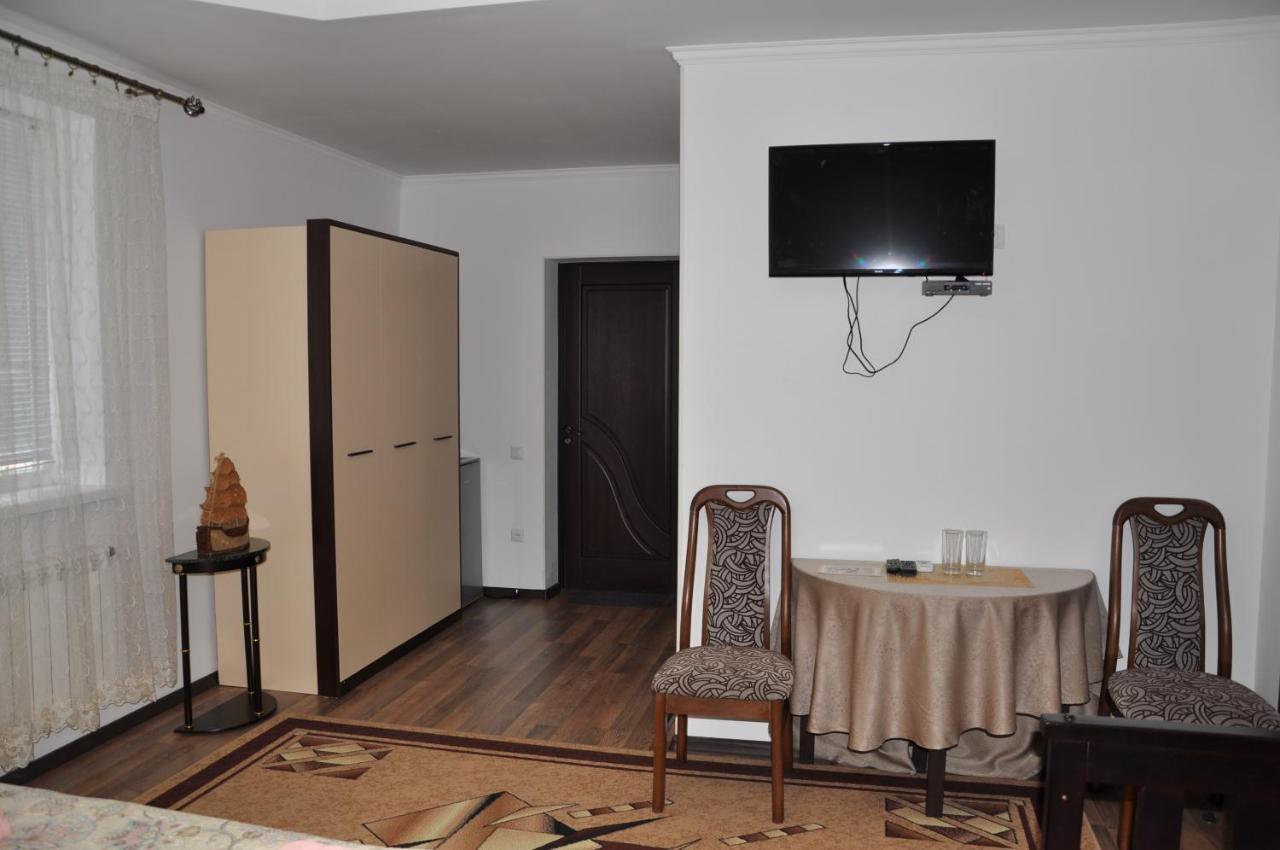 Parusa Maklaia Baturyn Extérieur photo